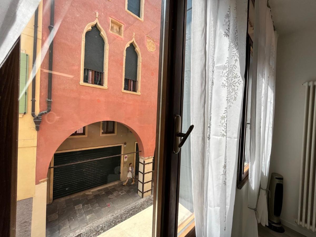 Appartamento Ai Portici Di Via Savonarola Padova Kültér fotó